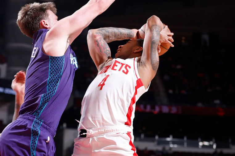 也不是没有会组织的人，但是火箭替补控卫就是没办法得到信任？