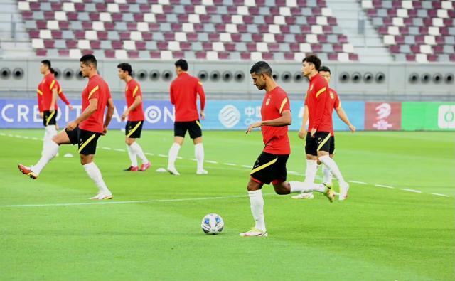 半岛体育-米卢谈归化球员：他们还没有展现出改变比赛的能力